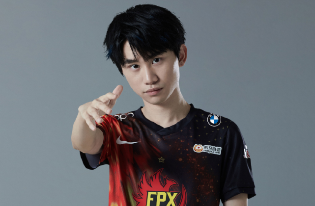 乐动-战术调整引爆全场！，Doinb意外战胜中国队气势如虹延续-乐动