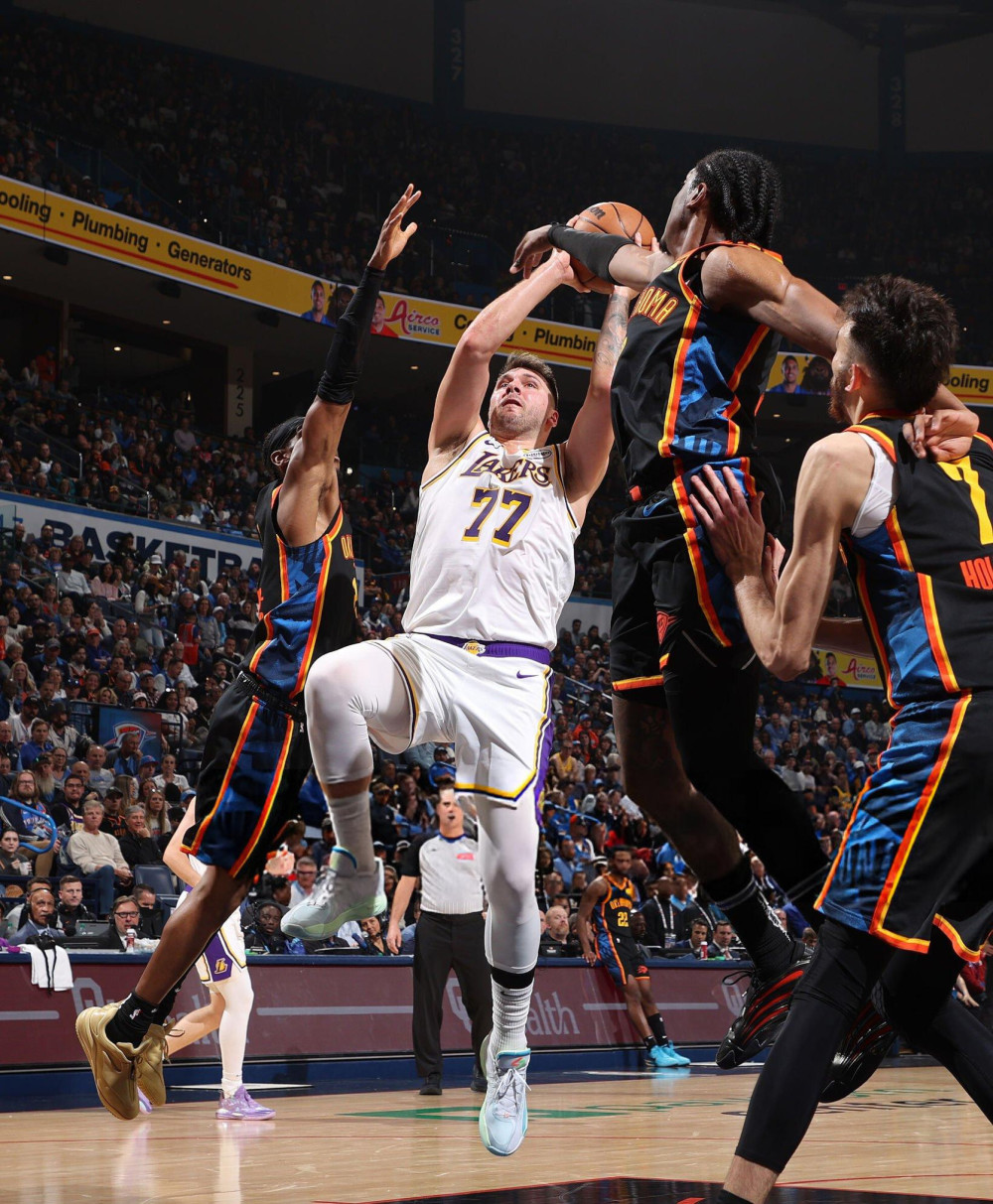 包含东契奇与70激战切尔西分钟，败北胜负难料！，德布劳内焦点对战观众掌声雷动的词条